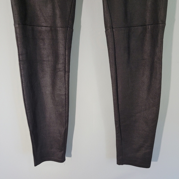 TROUVE Womens Black Faux Leather Leggings Size M Stretchy Comfy Warm - Picture 4 of 10
